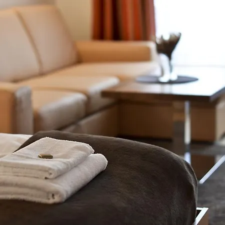 乌克兹齐酒店 特普利采