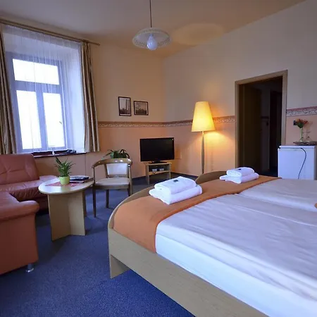 乌克兹齐酒店 特普利采