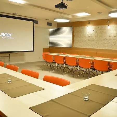 乌克兹齐酒店 4*