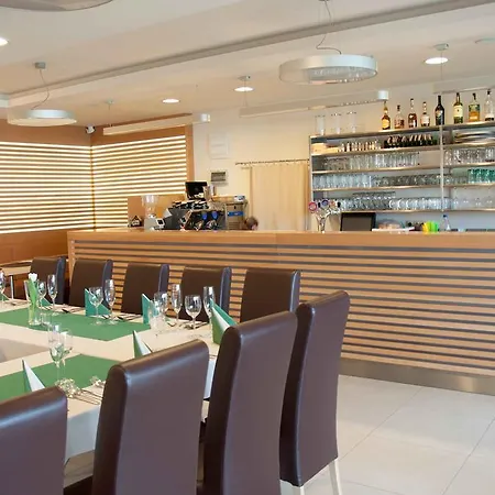 乌克兹齐酒店 4* 特普利采