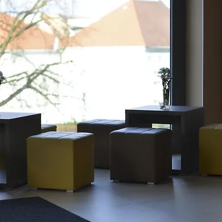 乌克兹齐酒店 酒店 特普利采